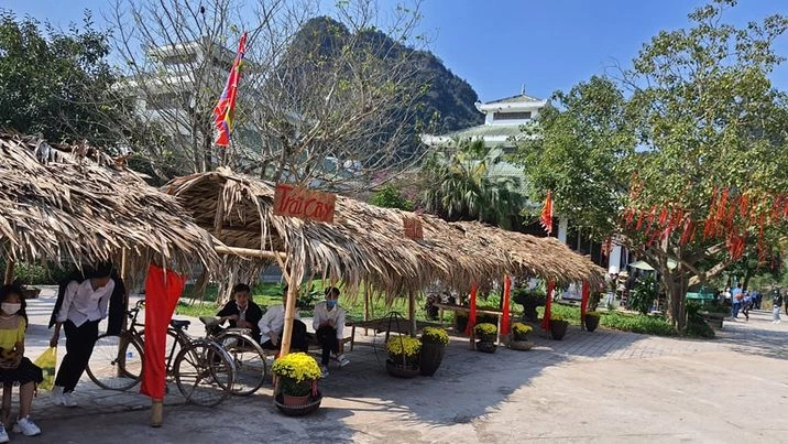 Một số hình ảnh Tết Việt- theo phong cách chợ quê được khu du lịch Phong Nha trang trí trong dịp Tết