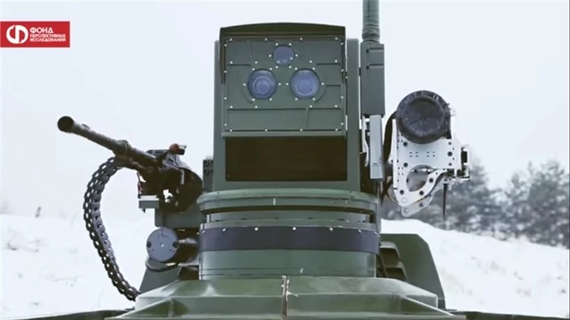 Được biết, Marker được chế tạo theo phương pháp module hóa. Hiện tại cấu hình thử nghiệm được trang bị súng máy Kalashnikov và các ống phóng đạn chống tăng. Hình ảnh được công bố trong những cuộc thử nghiệm đã mô tả cảnh robot và binh lính phối hợp với nhau trên chiến trường. Marker nhận lệnh từ xa để độc lập tác chiến hoặc phối hợp với binh sĩ trên chiến trường.