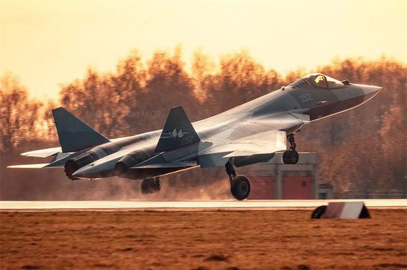 Tiem kich Su-57 qua xin khien phi cong co the ngat trong khi bay-Hinh-4