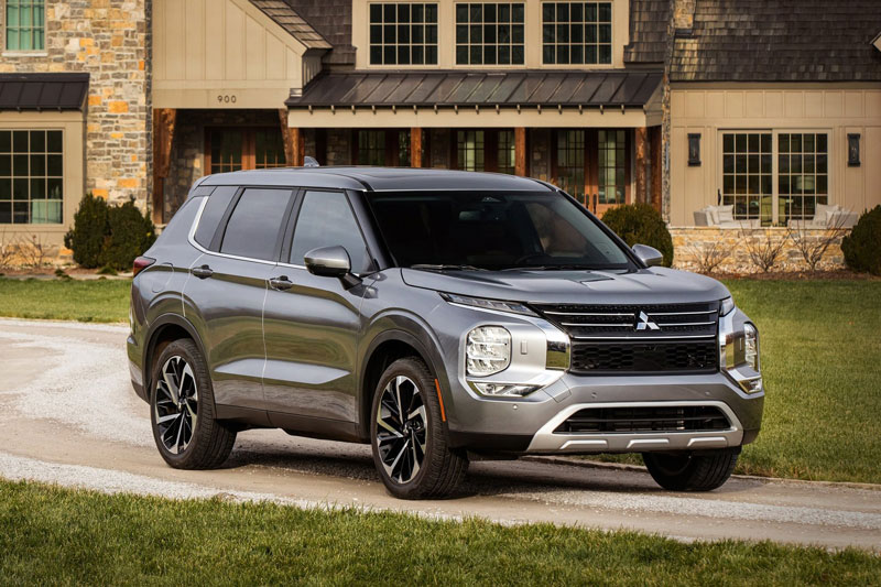 Cận cảnh Mitsubishi Outlander 2022, thách thức Honda CR-V