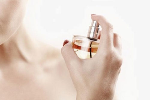 4 nguyên tắc 'vàng' khi sử dụng nước hoa bạn cần biết