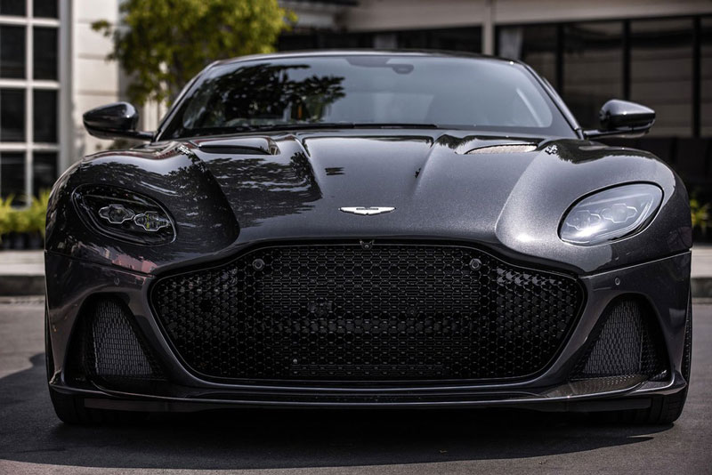 Khám phá siêu xe Aston Martin DBS Superleggera, giá 1 triệu USD