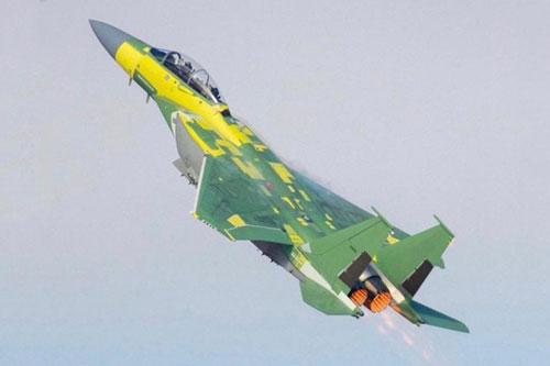 Máy bay chiến đấu F-15EX thực hiện chuyến bay thử đầu tiên