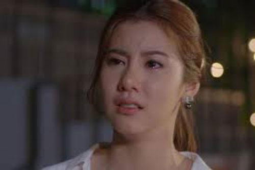 Mẹ ra mắt người yêu mới, vừa nhìn mặt người đàn ông ấy tôi choáng váng ngã quỵ còn chồng tôi tức giận bỏ đi ngay lập tức