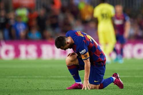 Messi đã gom đủ tủi hổ để rời Barca