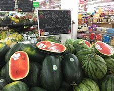 Giá nhiều mặt hàng rau xanh tăng nhẹ, thịt lợn giảm sâu sau Tết