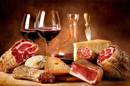 Uống rượu kết hợp với ăn thịt nguội có thể gây ung thư dạ dày