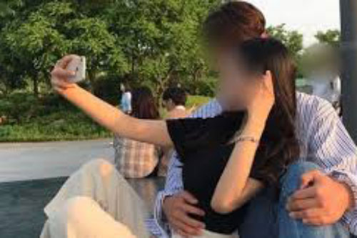 Người yêu nhắn tin chia tay với lí do gây sốc, cô gái trẻ có màn “trả đũa” cực cao tay khiến anh ta mất cả chì lẫn chài