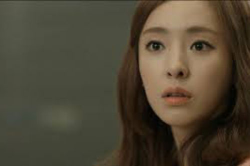 Thấy quà tôi ngơ ngác vì Tết hết rồi ai lại biếu, không ngờ cô gái lạ nói ra sự thật đau đớn