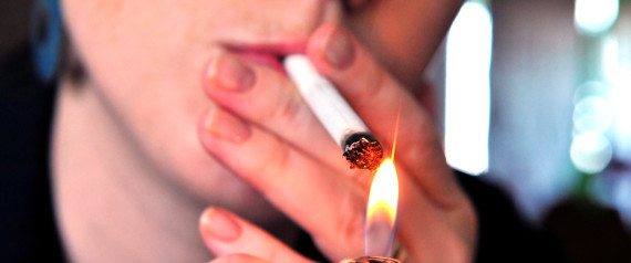 Hút thuốc làm tăng nguy cơ ung thư vú