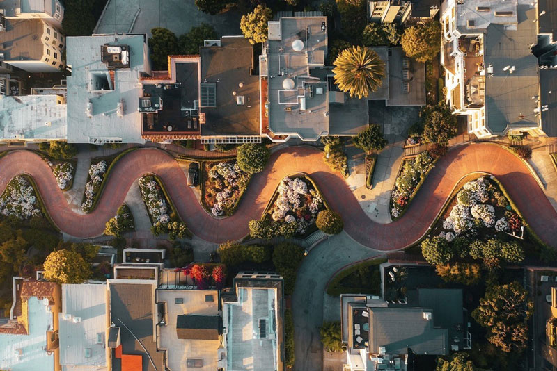 Ngắm 4 con đường kỳ lạ bậc nhất thế giới