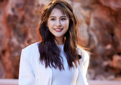 Mỹ nữ Tân Cương kể quá khứ trầm cảm, làm mẹ đơn thân