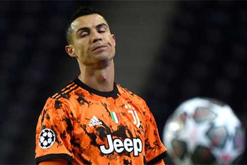 Vấn đề của Ronaldo ở Juventus là... HLV Pirlo!