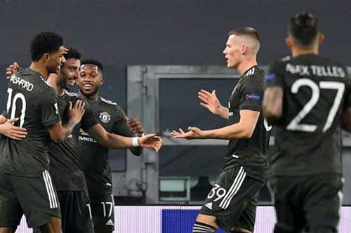 Man United: 'Tìm thấy ánh sáng ở đường mòn'