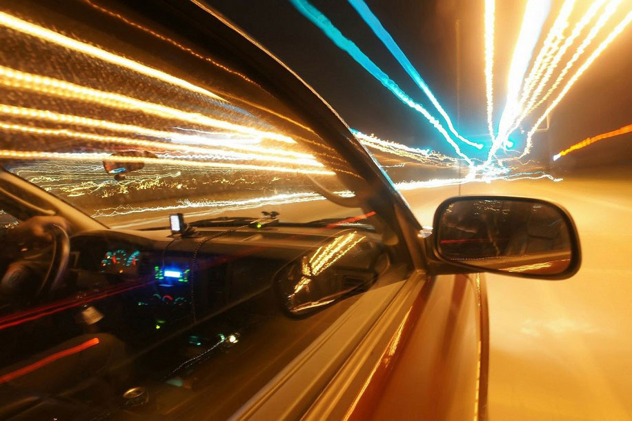 Nên bật đèn xe khi nào để không bị phạt?