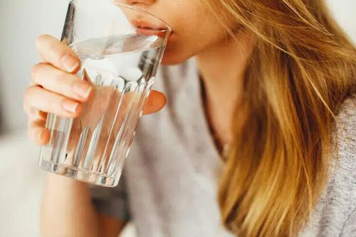 Ngủ dậy buổi sáng cứ làm ngay điều này có thể phòng 'bách bệnh', nhất là điều số 2