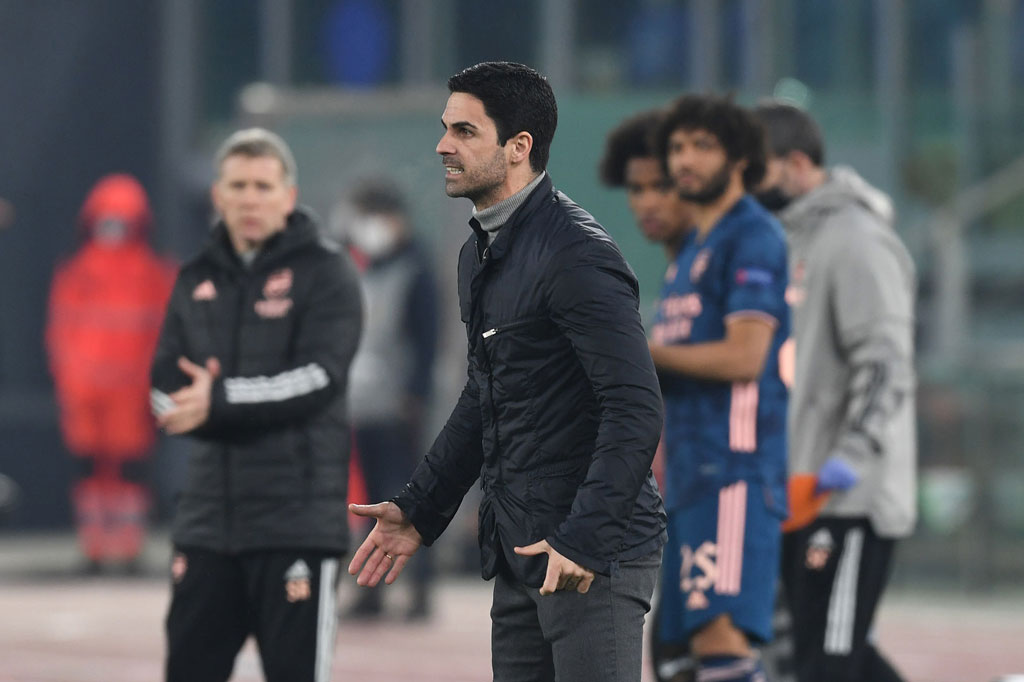 HLV Arteta phản ứng thế nào khi Arsenal bị Benfica cầm hòa?