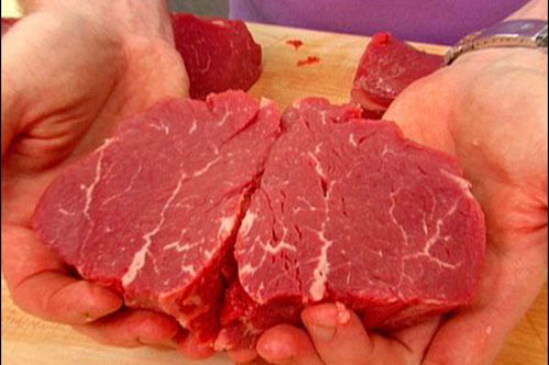 Nhìn thế này sẽ biết được thịt bò thật giả, ai cũng nên nằm lòng ngay