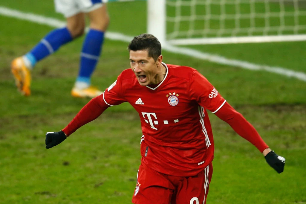 1. Robert Lewandowski (Bayern Munich /ĐT Ba Lan).