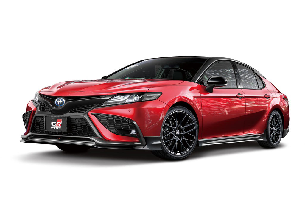 Toyota Camry 2021 có thêm gói nâng cấp ngoại hình siêu ngầu
