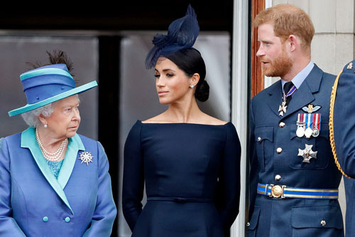 Sau khi bị Nữ hoàng Anh tước bỏ mọi thứ, nhà Meghan Markle đưa ra thông báo phản hồi có nội dung gây tranh cãi