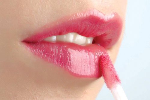 Dùng son bóng bạn phải biết điều này với trở nên ngọt ngào, quyến rũ