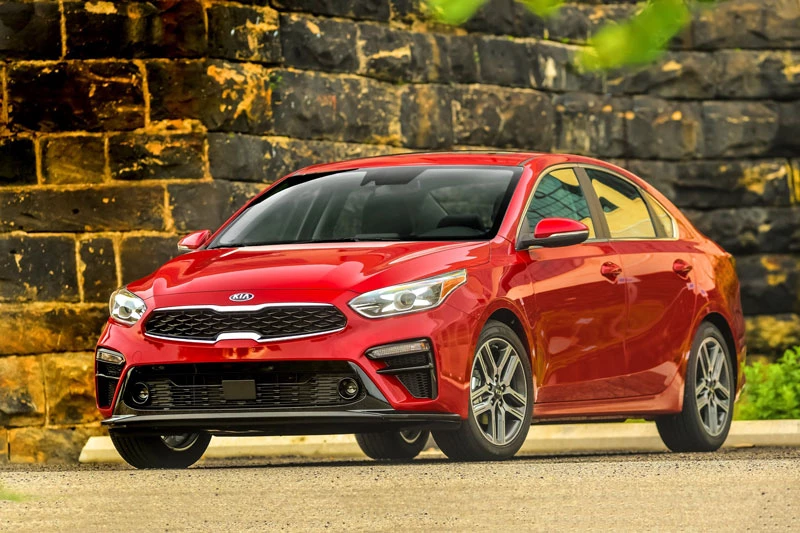 7. Kia Forte - Kia Cerato (giá khởi điểm: 18.855 USD).