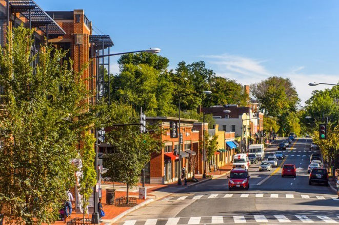 Lý do nhiều người lắm tiền quyết không mua nhà mặt đường