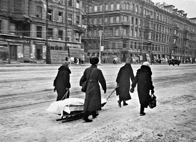 Cuộc bao vây đáng sợ nhất lịch sử: Đức nỗ lực san phẳng Leningrad, Hồng quân quyết cứu bằng được - Ảnh 6.