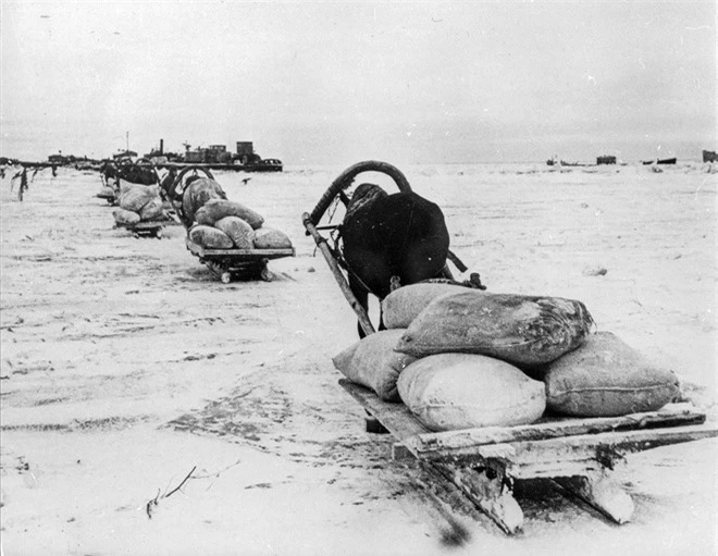 Cuộc bao vây đáng sợ nhất lịch sử: Đức nỗ lực san phẳng Leningrad, Hồng quân quyết cứu bằng được - Ảnh 7.