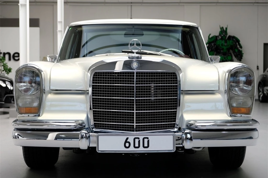 Mercedes-Benz 600 Pullman anh 5