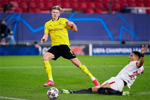 Erling Haaland ghi tới 25 bàn chỉ sau 24 trận khoác áo Dortmund mùa này