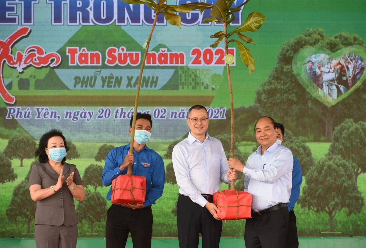 Thủ tướng tặng cây xanh cho tỉnh Phú Yên.