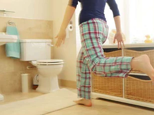 "Đi ngoài" bao nhiêu lần trong ngày thì tốt nhất