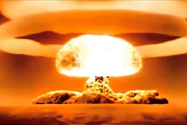 Điều tồi tệ gì sẽ xảy ra nếu thả nitơ lỏng vào vụ nổ hạt nhân?