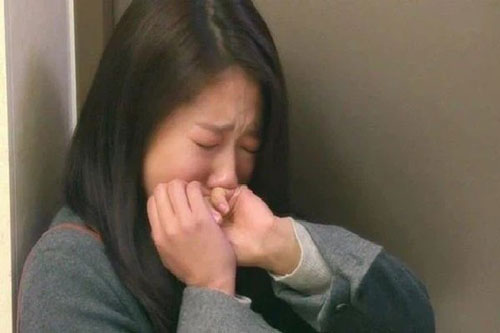 Bỏ trốn khỏi nhà chồng trong ngày cưới, em gái đẩy bố mẹ tôi đến cái kết bi thảm