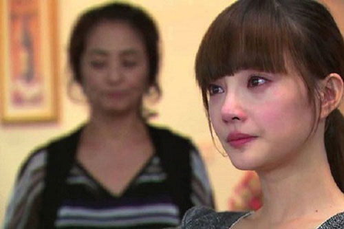 Mẹ chồng cay mắt khi bắt gặp con dâu ngoan hiền trong nhà nghỉ