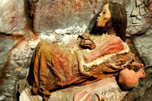 Thế giới từng chấn động trước tin xác ướp 600 tuổi sinh con, đứa trẻ thậm chí còn sống và thở được gây ngỡ ngàng, chuyện kỳ quái gì đã xảy ra?
