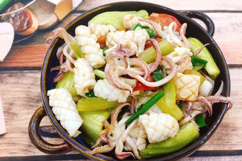 Cách làm món mực xào dưa chua thơm ngon chuẩn vị