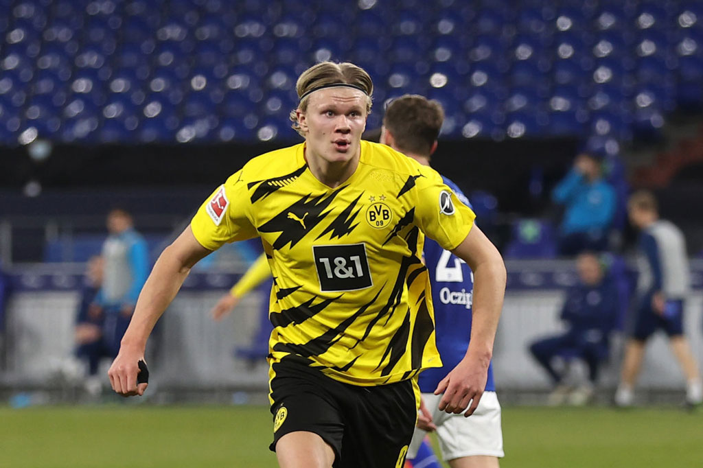 CLIP: Siêu phẩm 'ngả bàn đèn' của Haaland vào lưới Schalke