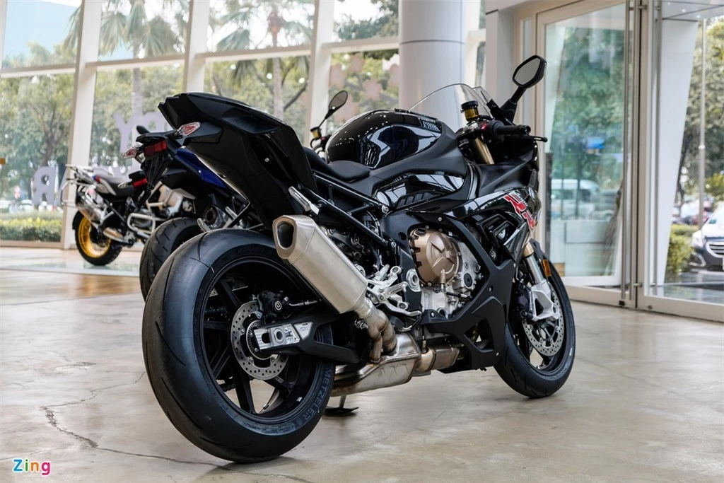 BMW S 1000 RR Black Storm Metallic ra mat anh 2