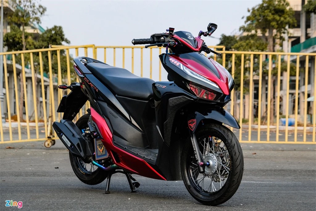 Honda Click duoc do den bat doi xung tai TP.HCM anh 1