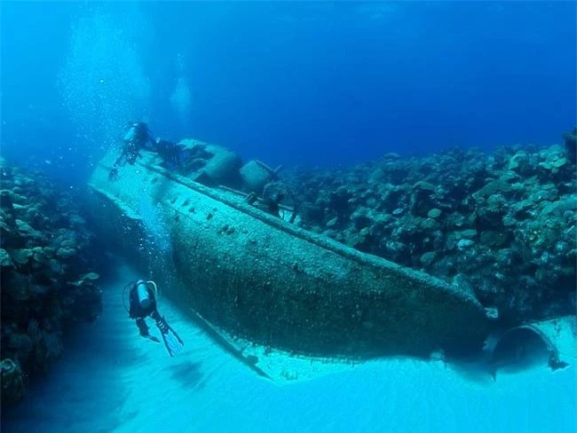Ngày nay, Bermuda trở thành địa điểm thám hiểm lý tưởng đối với những thợ lặn ưa mạo hiểm. Họ có thể tận mắt thấy các xác tàu lịch sử tại khu vực bí ẩn này.  