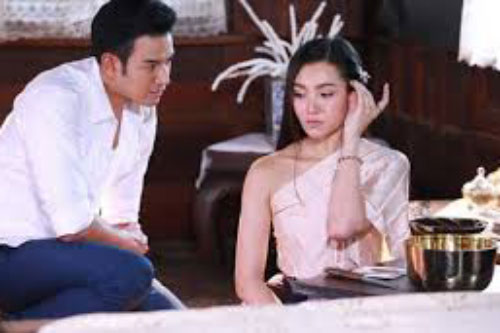 Mâm cơm toàn món ngon nhưng mẹ chỉ ăn cơm trắng, để rồi vừa chạm vào miếng thịt, tôi đã sốc khi biết âm mưu của vợ