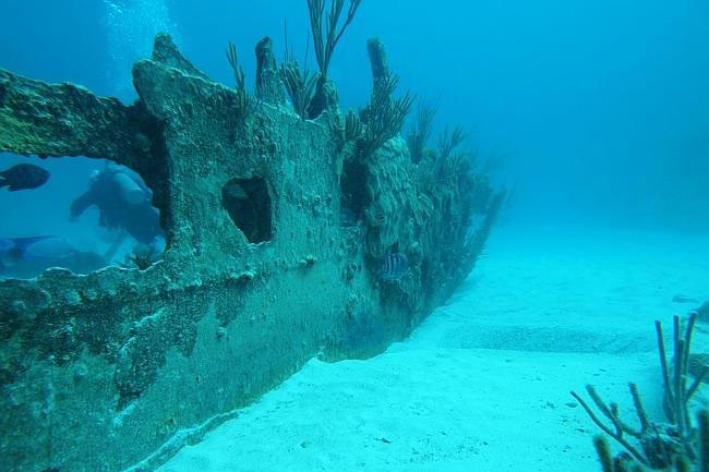 Nhìn lại những xác tàu đắm ở tam giác quỷ Bermuda