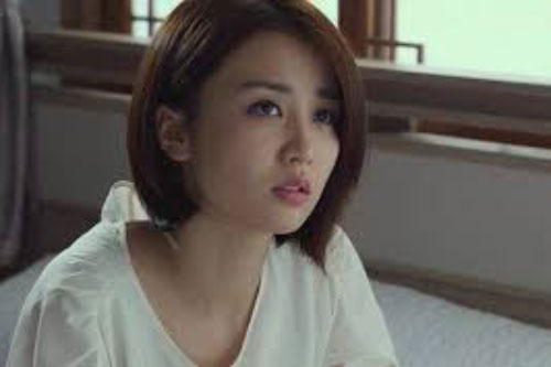 Cô hàng xóm biếu 10 lít dầu ăn, mẹ chồng tôi vui vẻ nhận còn tôi muốn phát điên khi biết ý định của bà