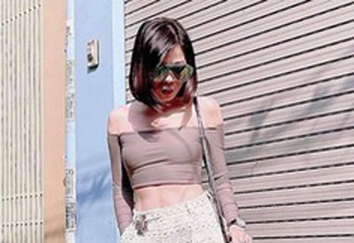 Ở tuổi 40, Lệ Quyên vẫn sở hữu cơ bụng 6 múi khiến dân tình trầm trồ thế này đây