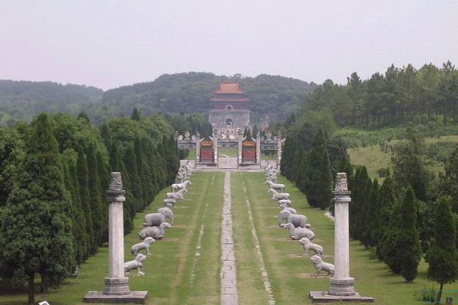 Hai khu lăng mộ thể hiện vương quyền nhà Thanh