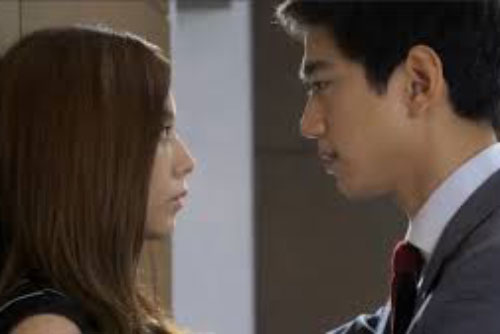 Trước khi rời tòa, vợ nghẹn ngào nói một câu khiến tôi hụt hẫng bất an vô cùng