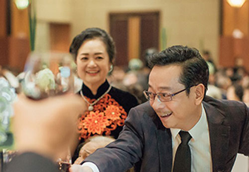 Ng&#x1B0;&#x1EDD;i v&#x1EE3; t&#xE0;o khang l&#xE0; h&#x1EAD;u ph&#x1B0;&#x1A1;ng v&#x1EEF;ng v&#xE0;ng c&#x1EE7;a NSND Ho&#xE0;ng D&#x169;ng